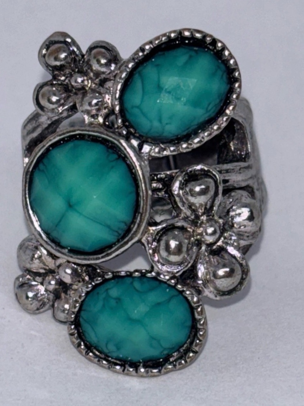 Silver Tone Faux Turquoise Vintage Chunky Statement Stretch Ring‎ 1.25" Long